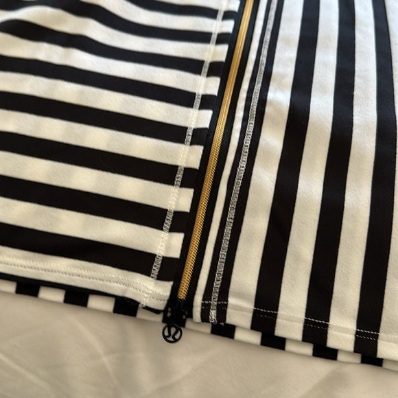 Lululemon Vinyasa Scarf - Picture 3 of 4